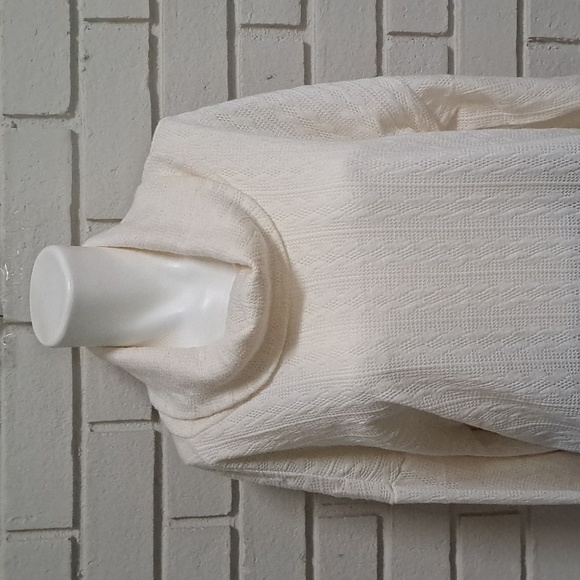 Como Blu Cream Cowlneck Oversized Cozy Sweaer. Size Large NWT - Picture 2 of 8